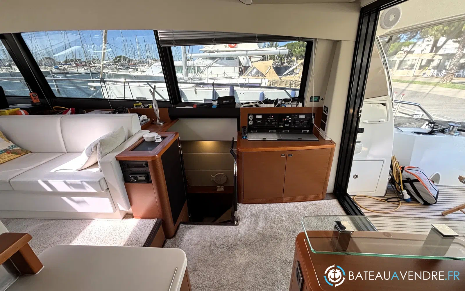 slider 8 Prestige Yachts 500 Fly