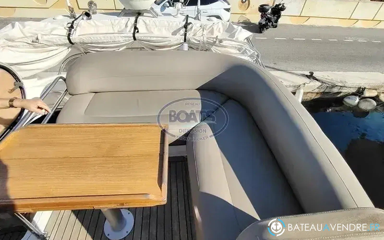 slider 9 Galeon 330
