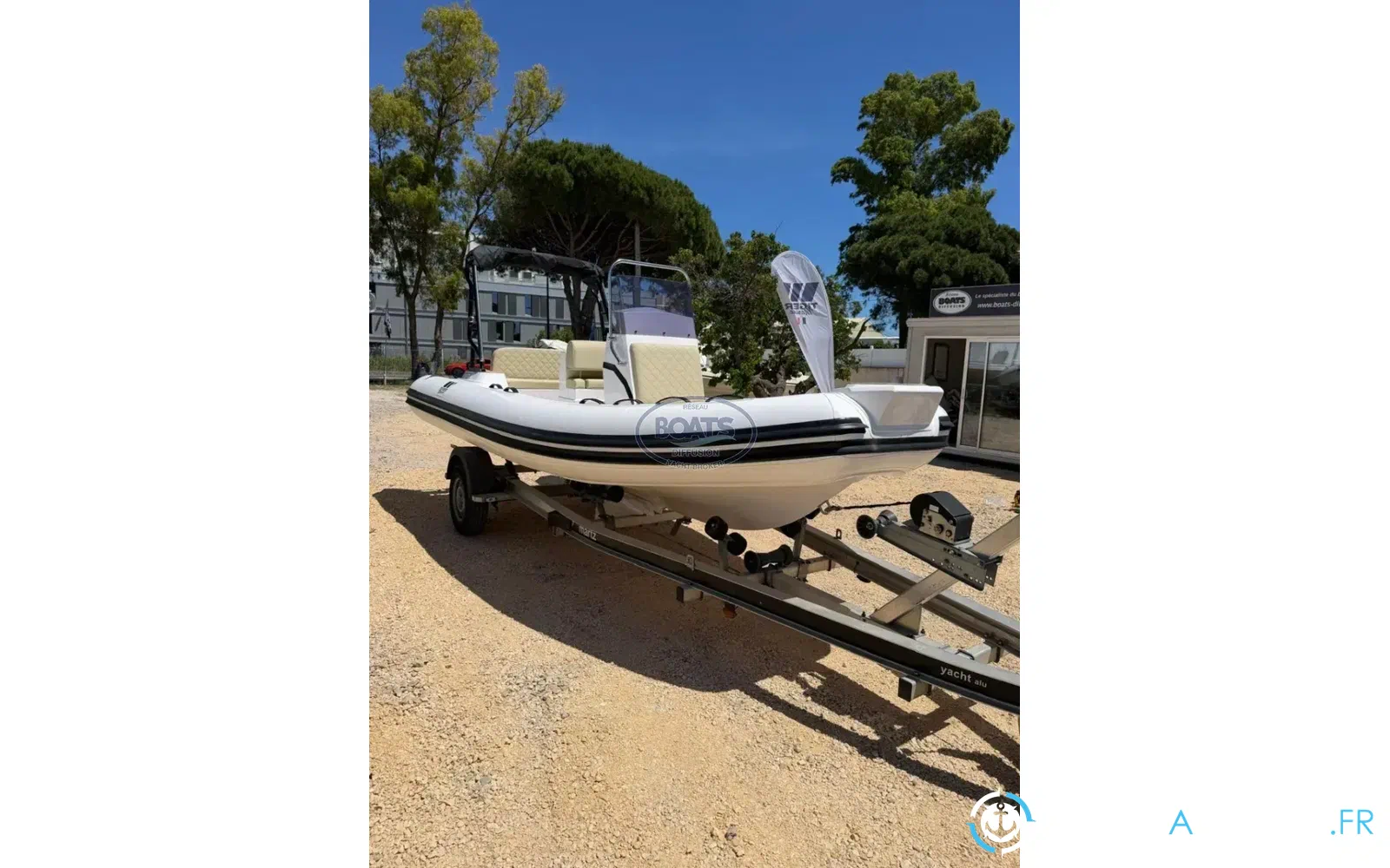 slider 4 Tiger Marine Pro Line 550