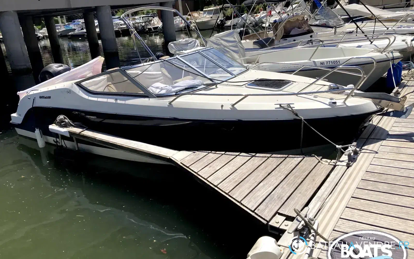 slider 0 Quicksilver Activ 645 Cabin