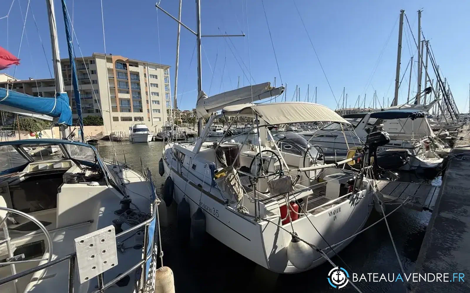 slider 1 Beneteau Oceanis 35