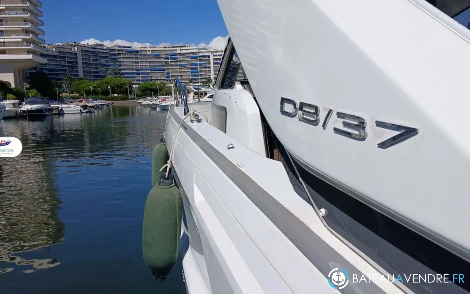 slider 18 Jeanneau DB 37