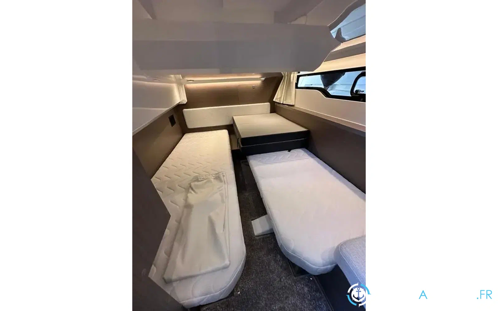 slider 10 Jeanneau Merry Fisher 1095 coupé