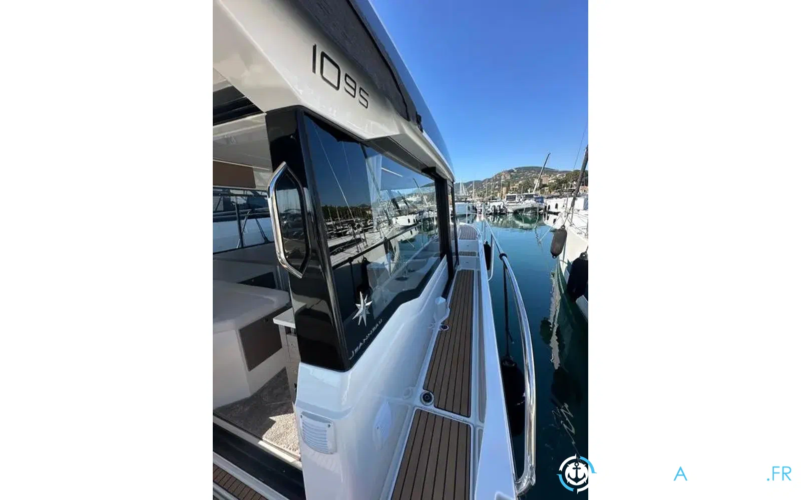slider 12 Jeanneau Merry Fisher 1095 coupé