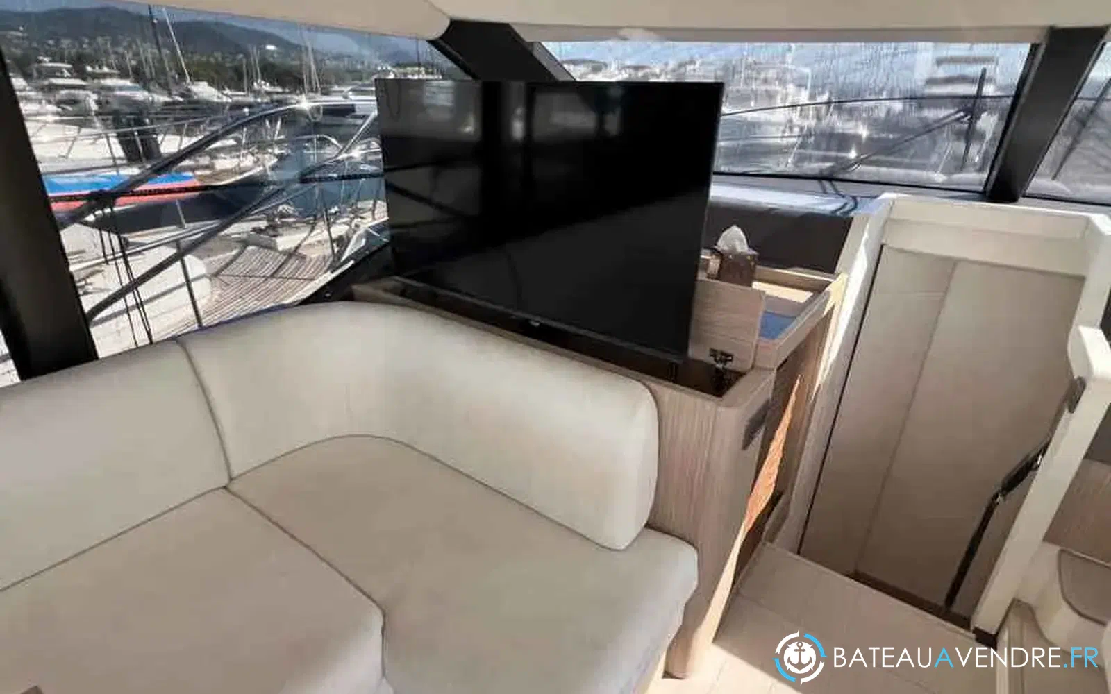 slider 10 Prestige Yachts F5.7