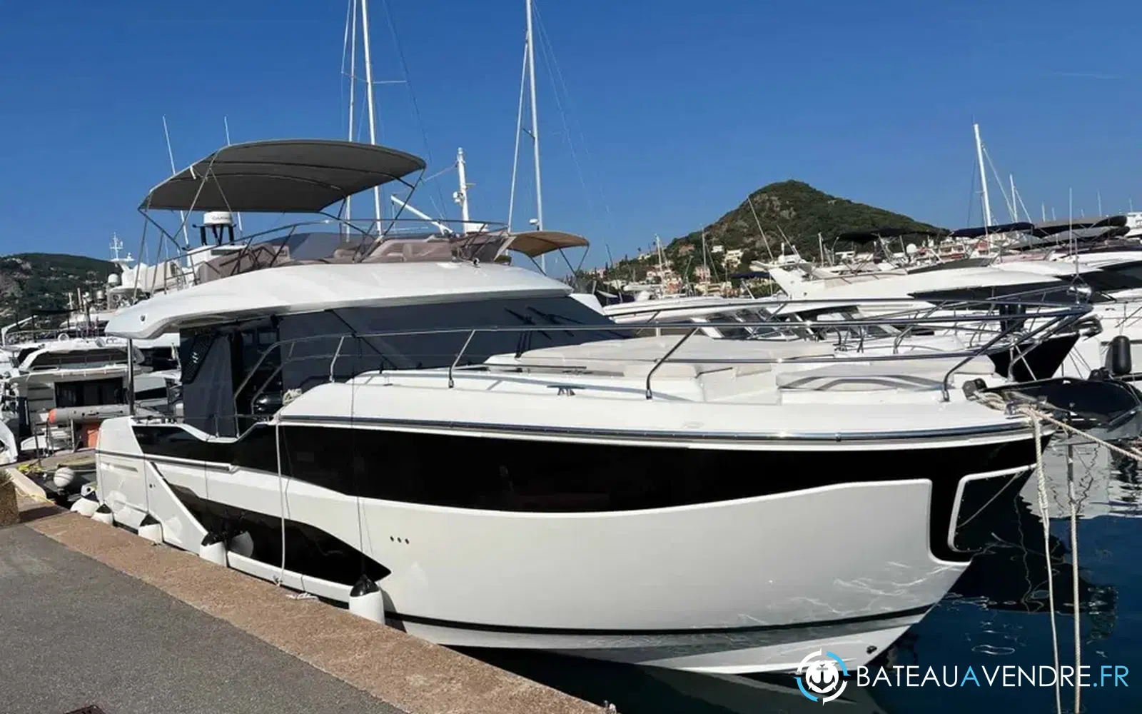 slider 2 Prestige Yachts F5.7