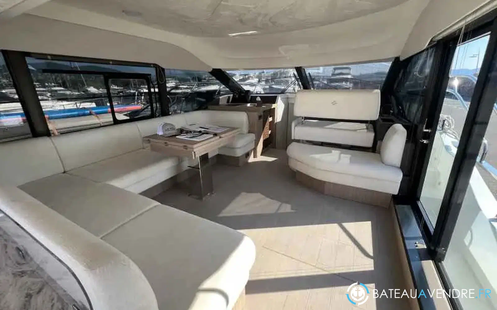 slider 8 Prestige Yachts F5.7