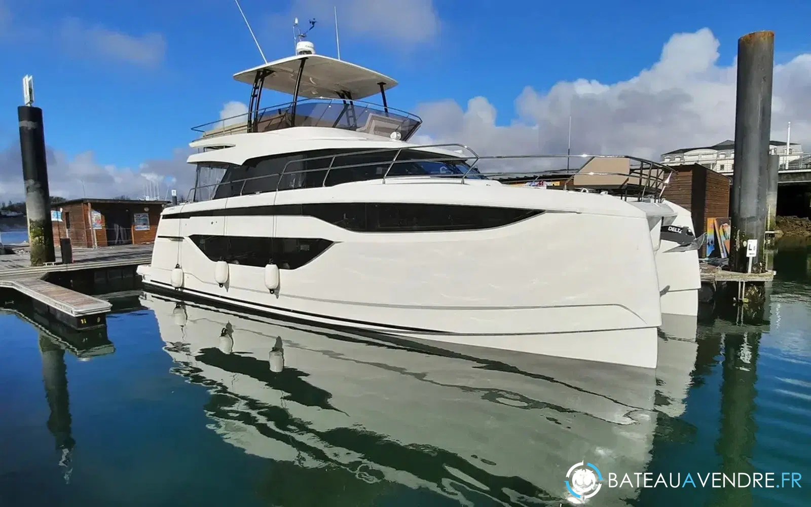 slider 0 Prestige Yachts M48