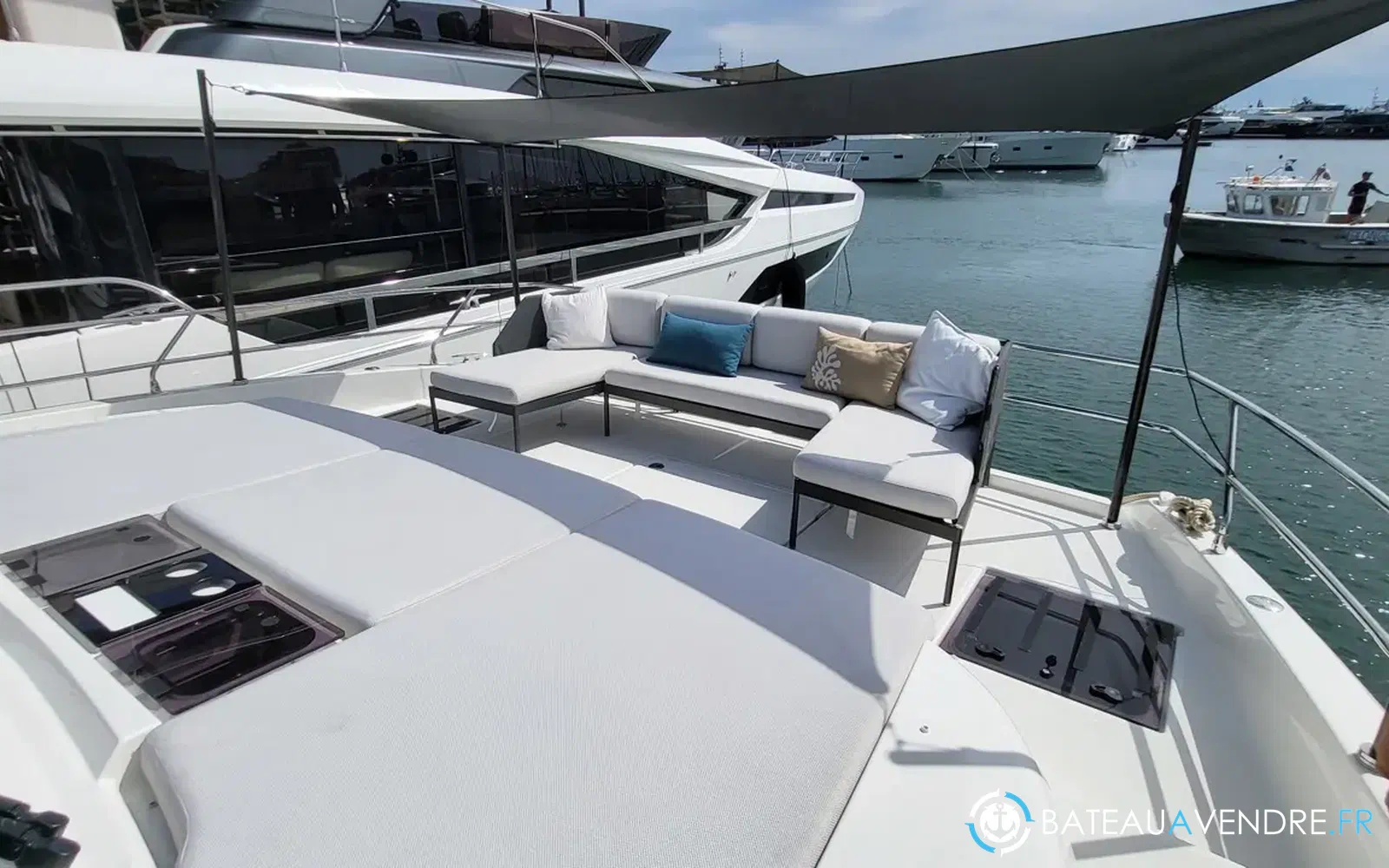 slider 2 Prestige Yachts M48