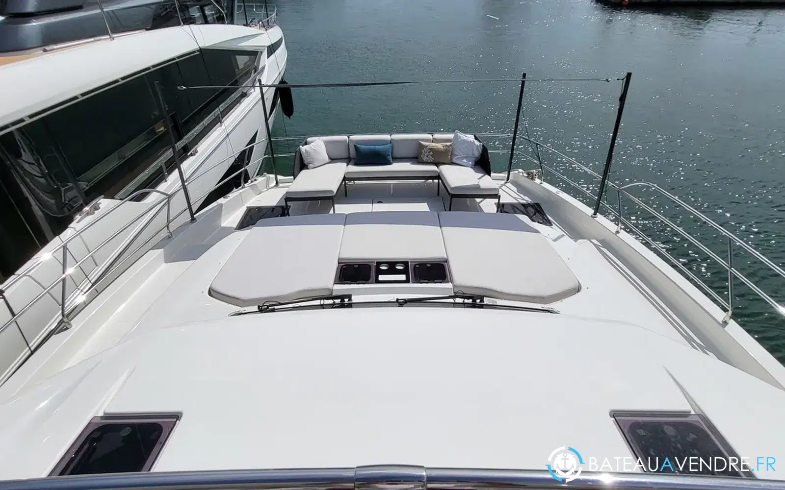 slider 8 Prestige Yachts M48