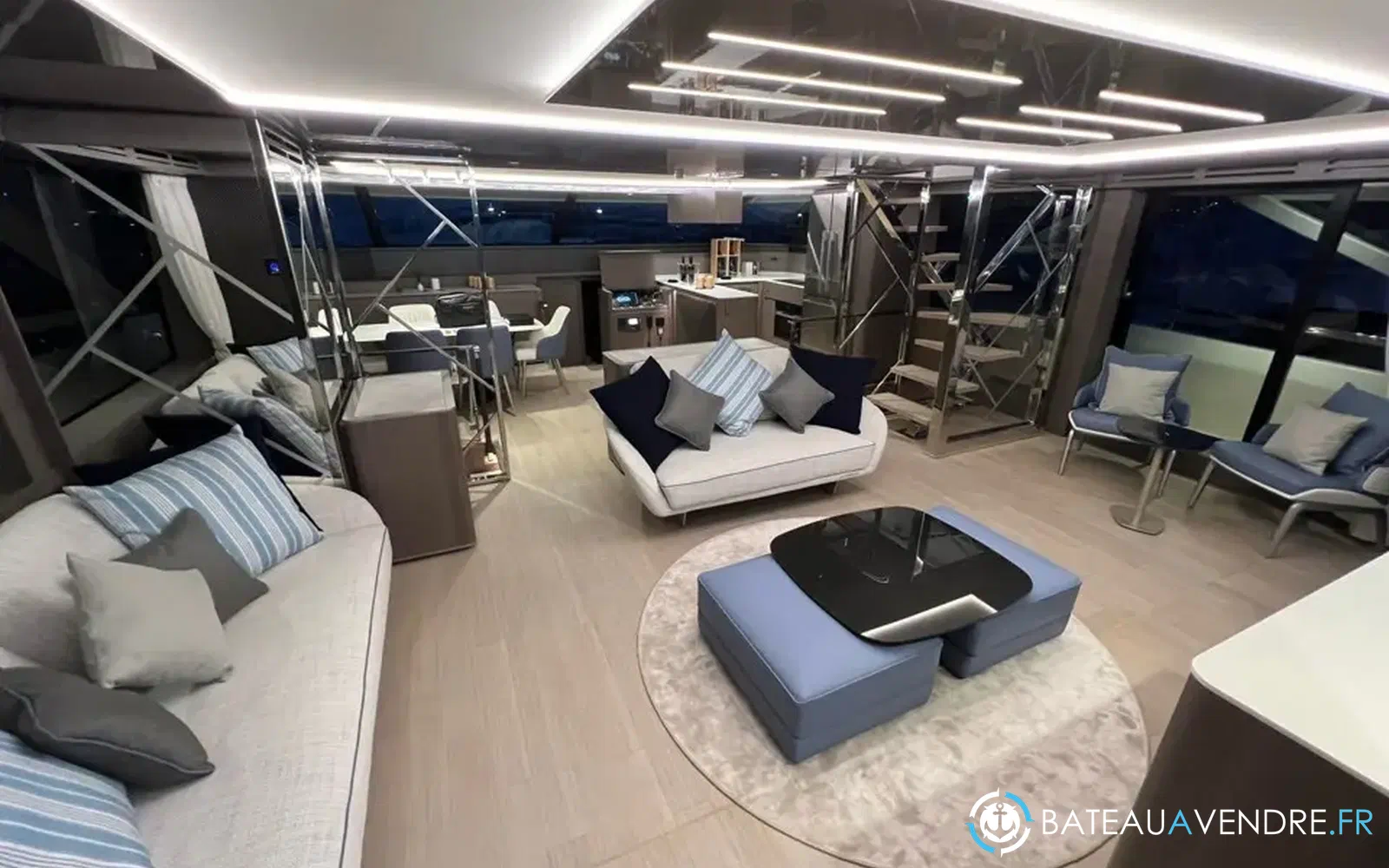 slider 11 Prestige Yachts M8