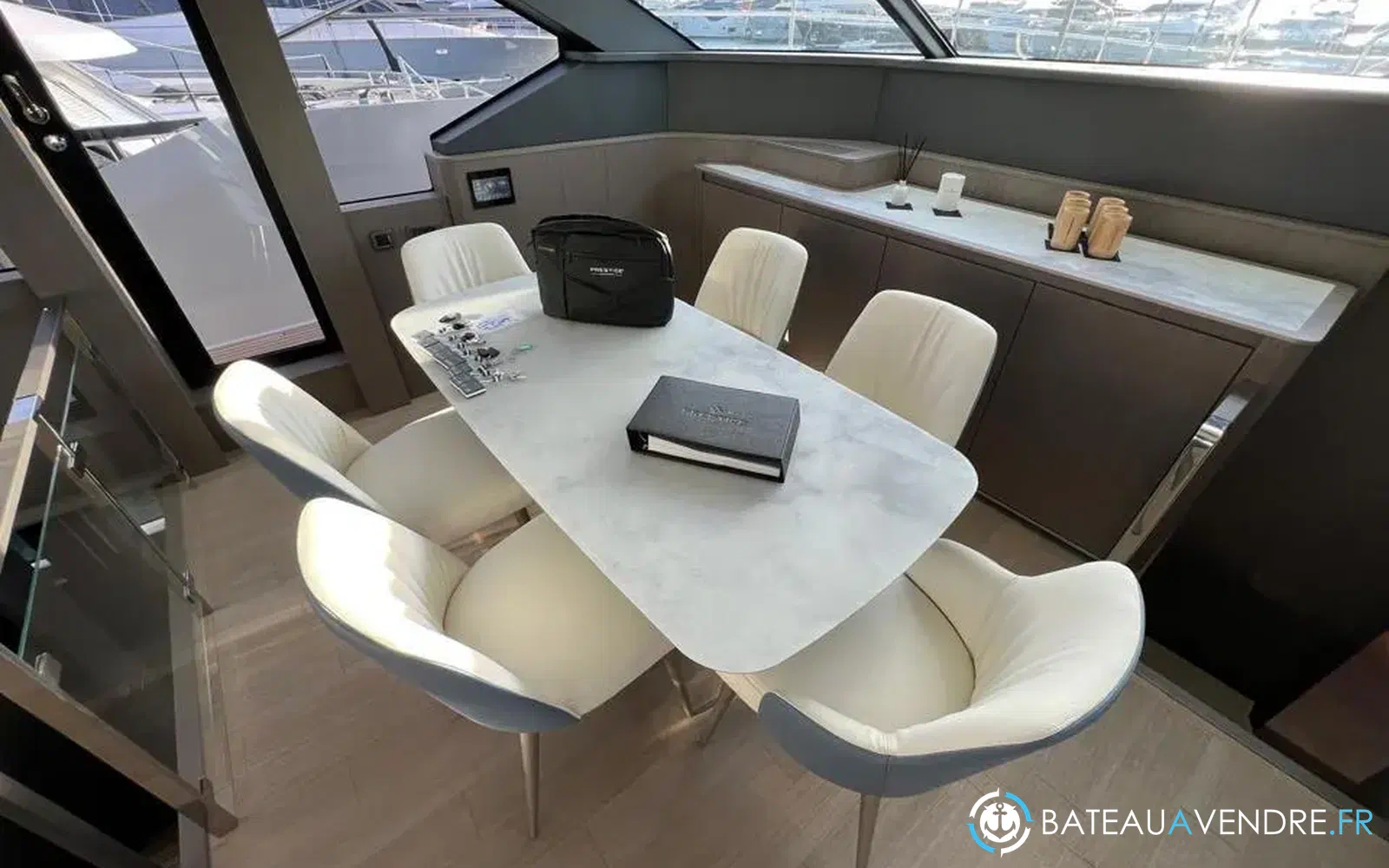 slider 13 Prestige Yachts M8