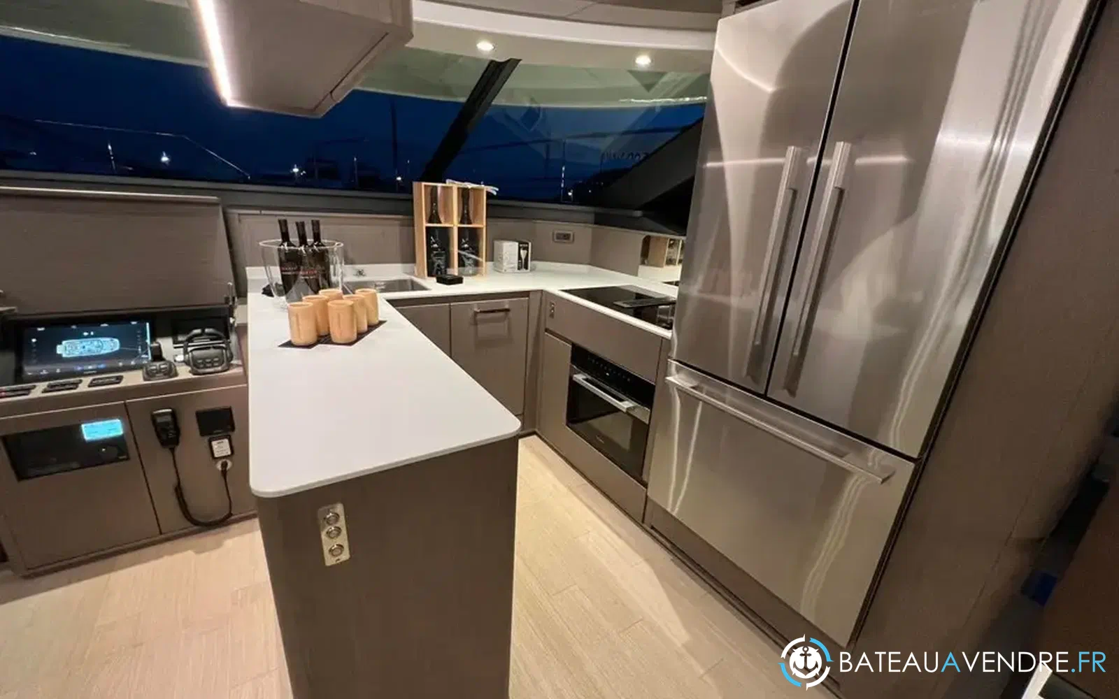 slider 15 Prestige Yachts M8