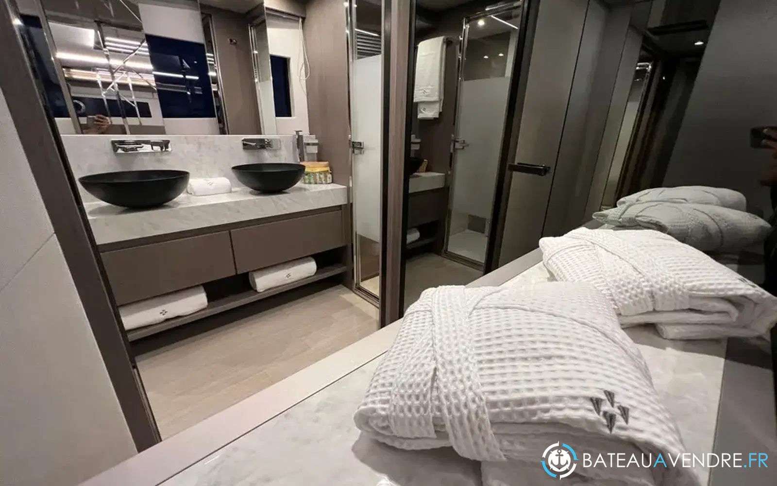 slider 19 Prestige Yachts M8