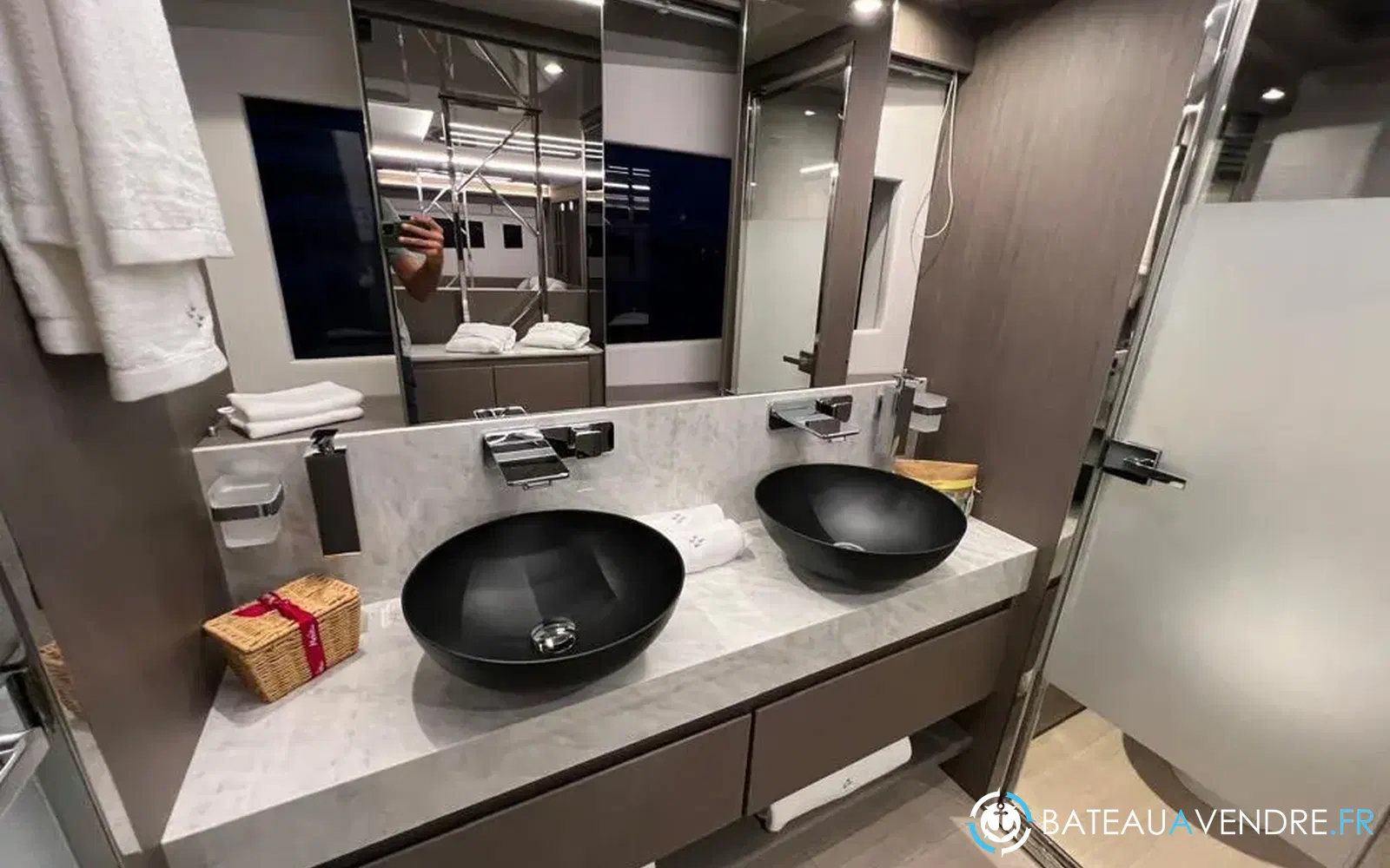 slider 20 Prestige Yachts M8