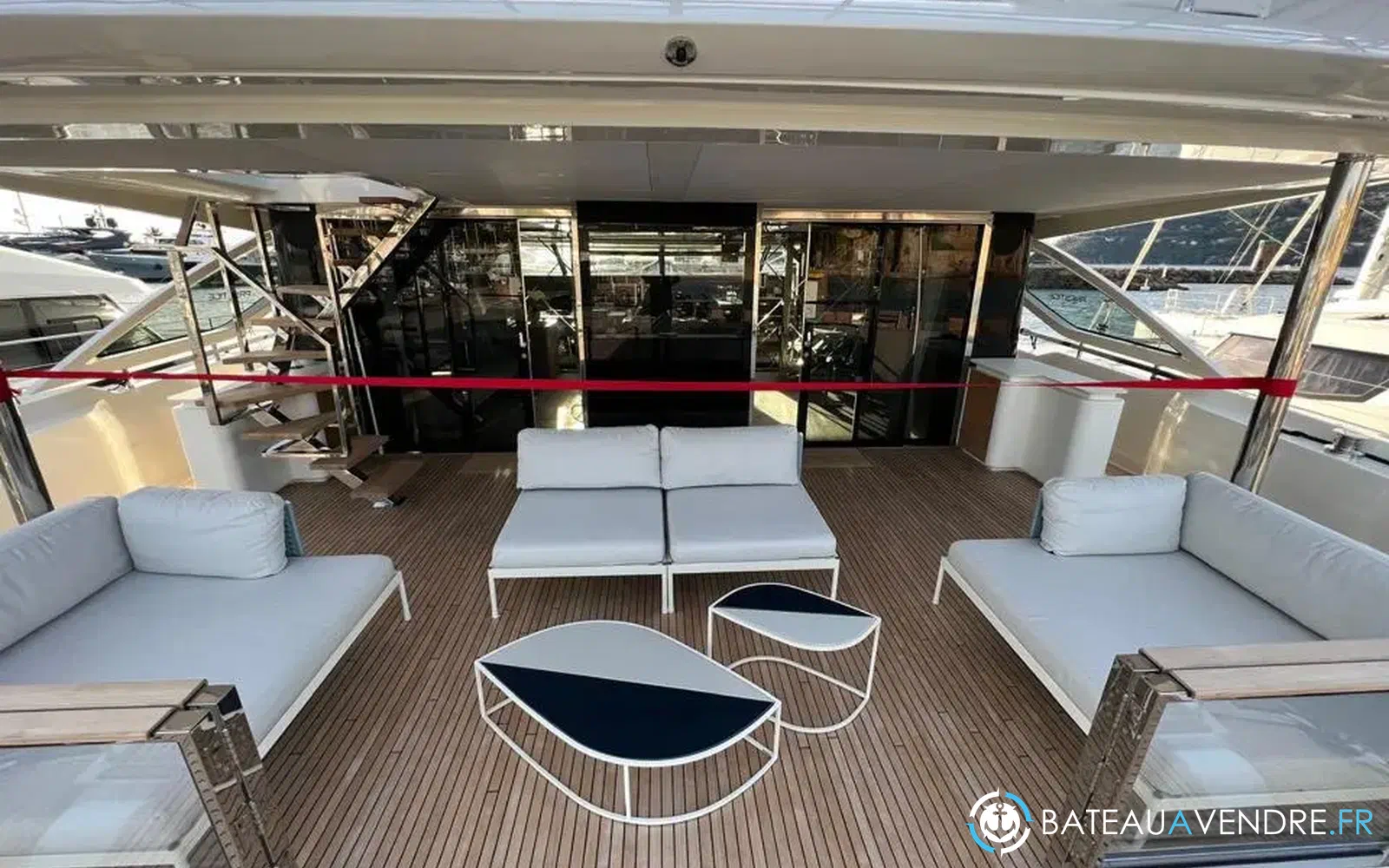 slider 2 Prestige Yachts M8