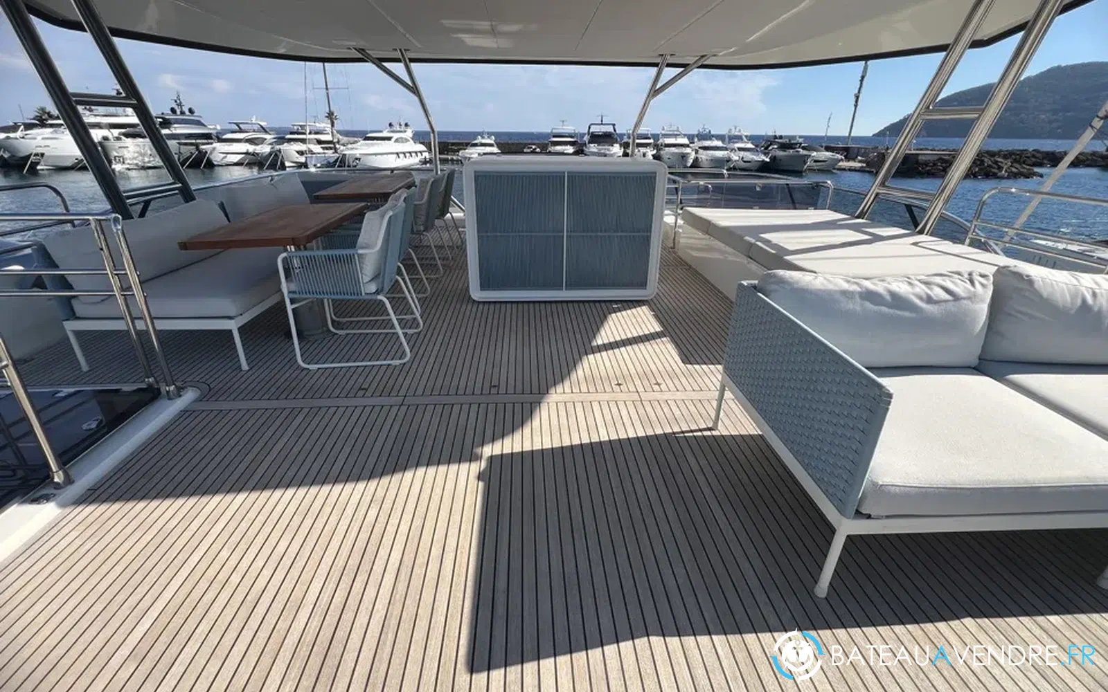 slider 33 Prestige Yachts M8