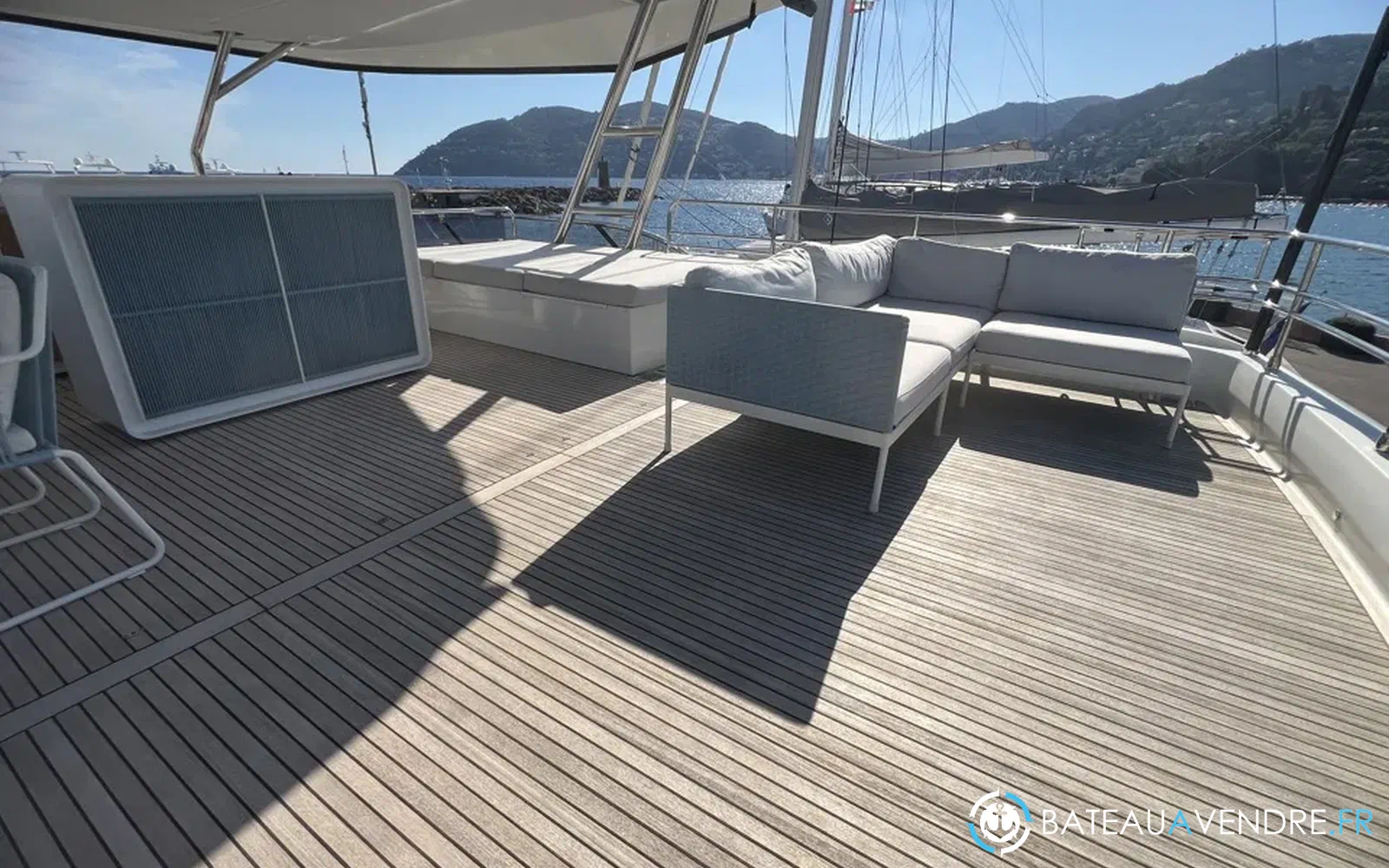 slider 34 Prestige Yachts M8