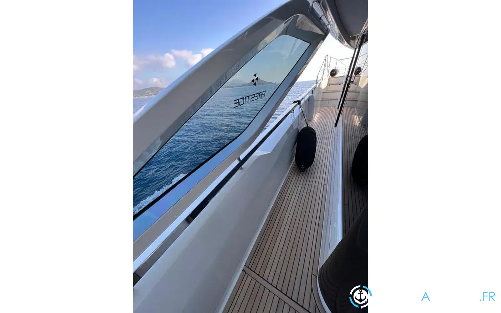 slider 5 Prestige Yachts M8