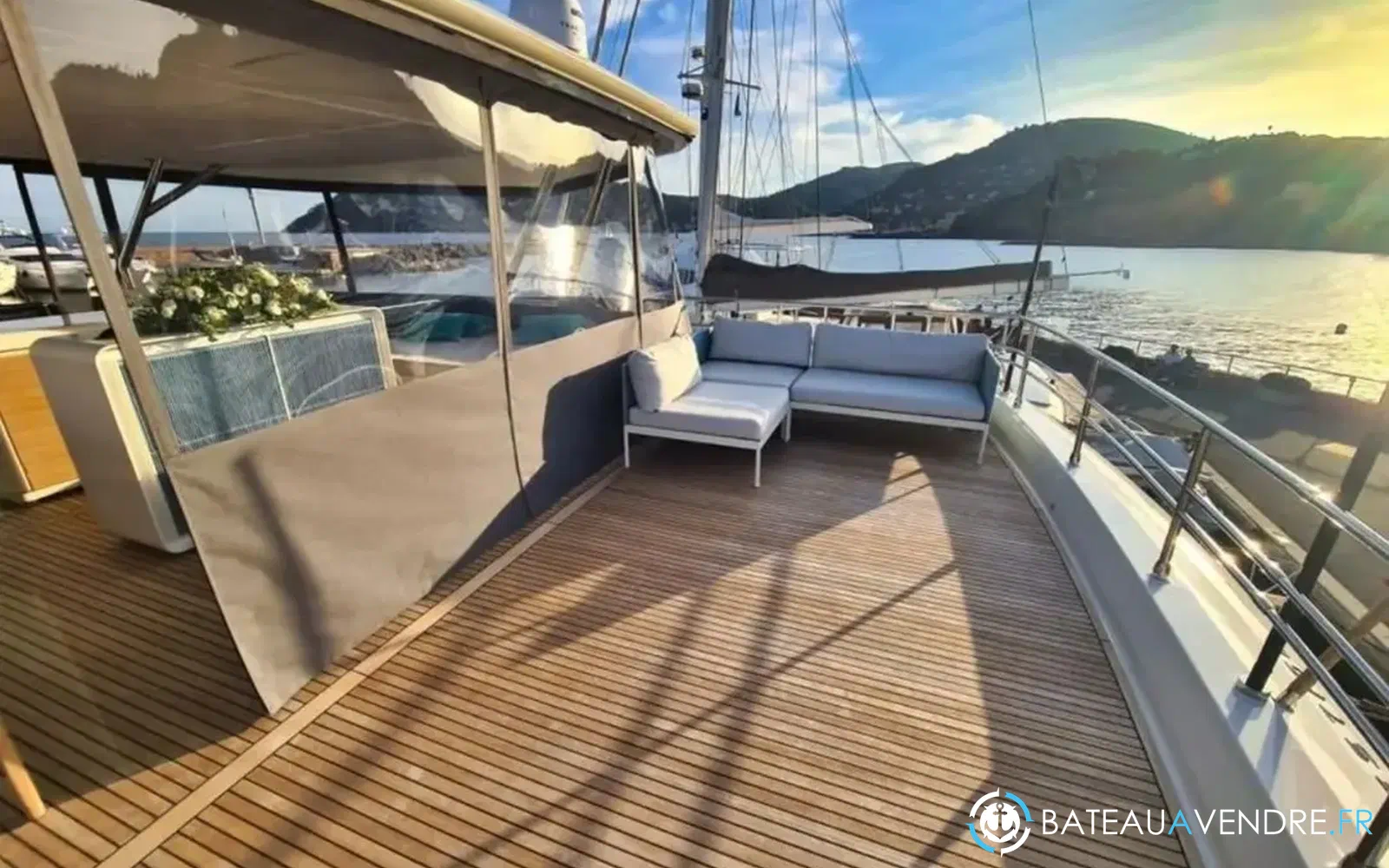 slider 7 Prestige Yachts M8