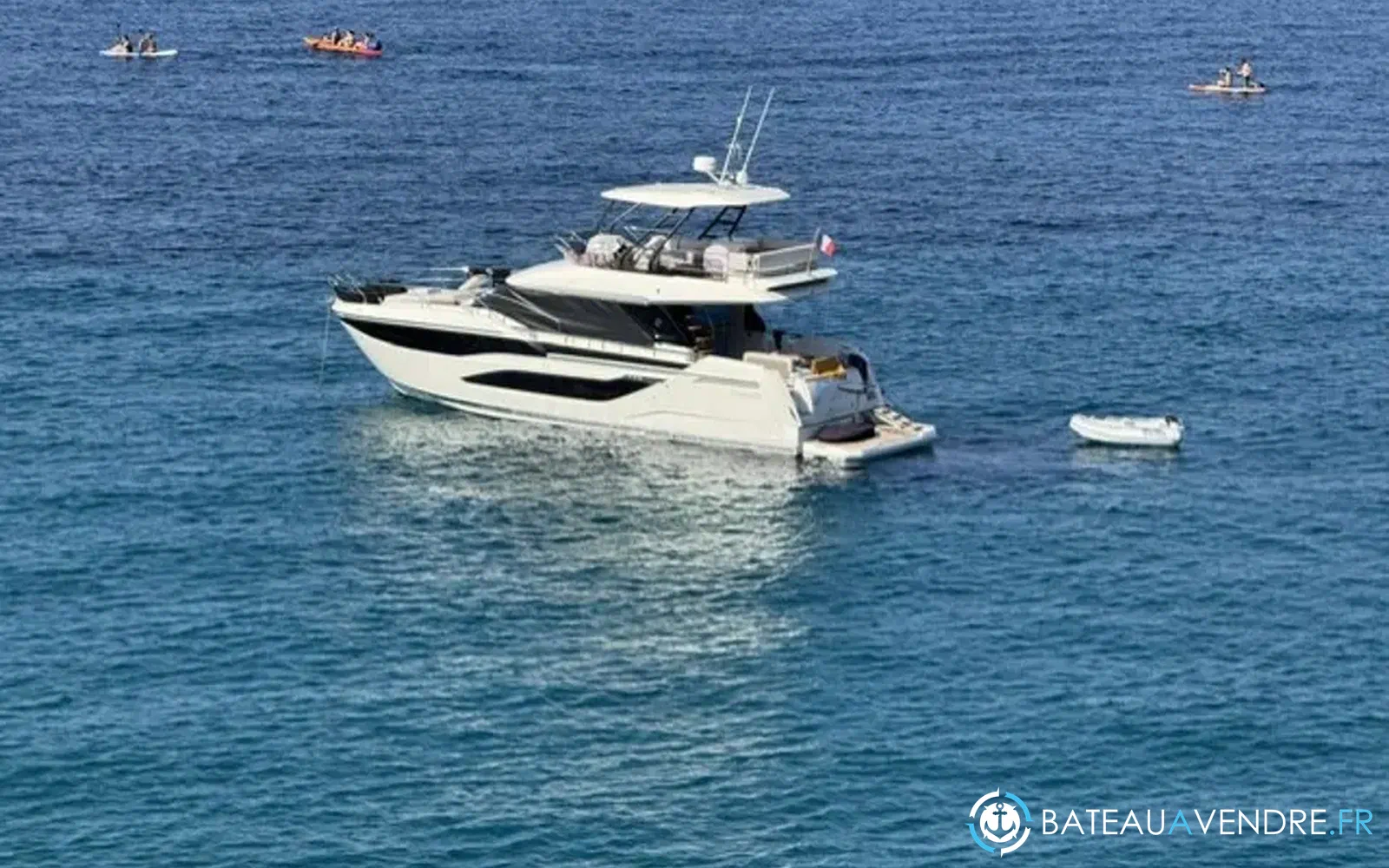slider 0 Prestige Yachts F4.9