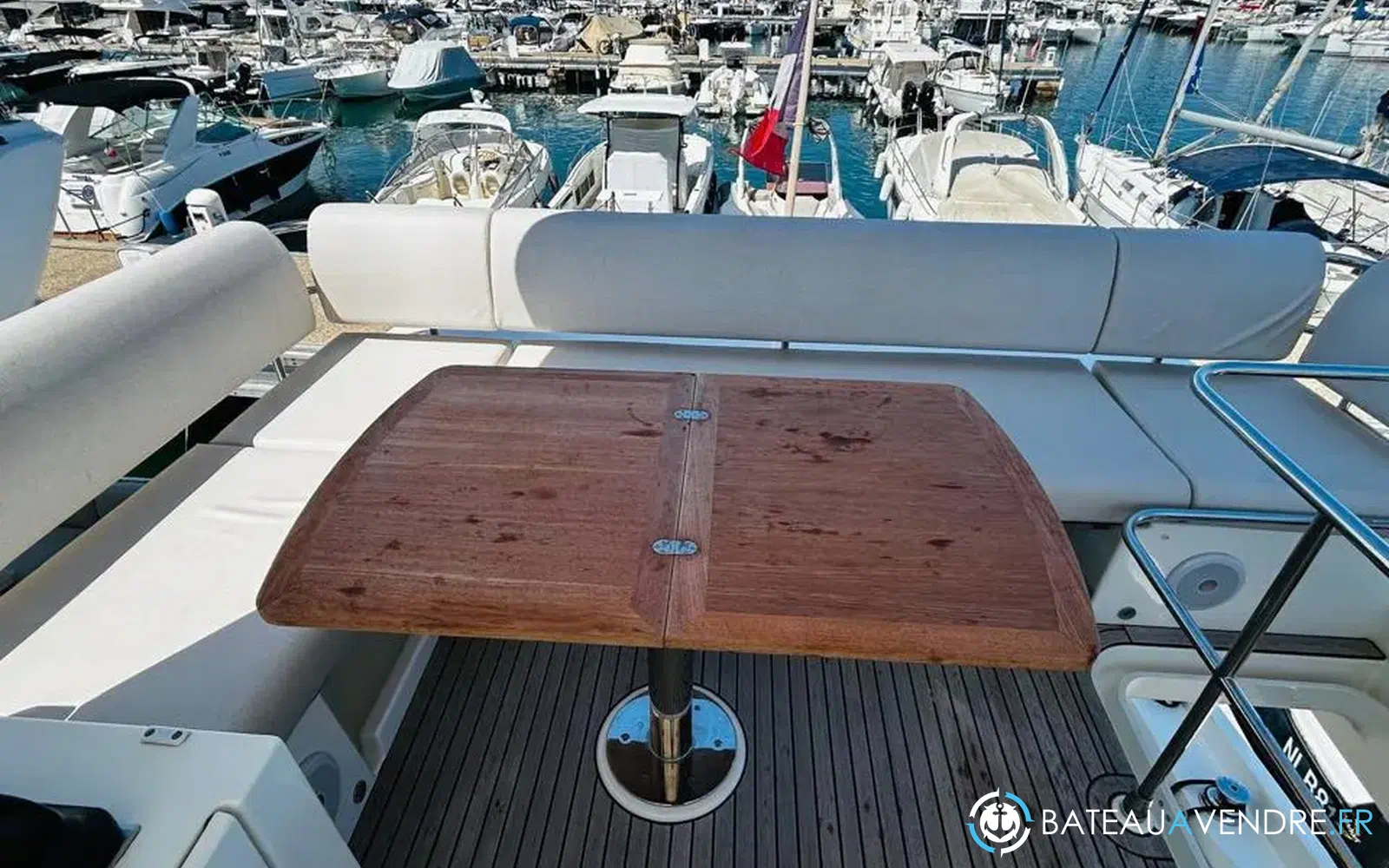 slider 9 Prestige Yachts F4.9