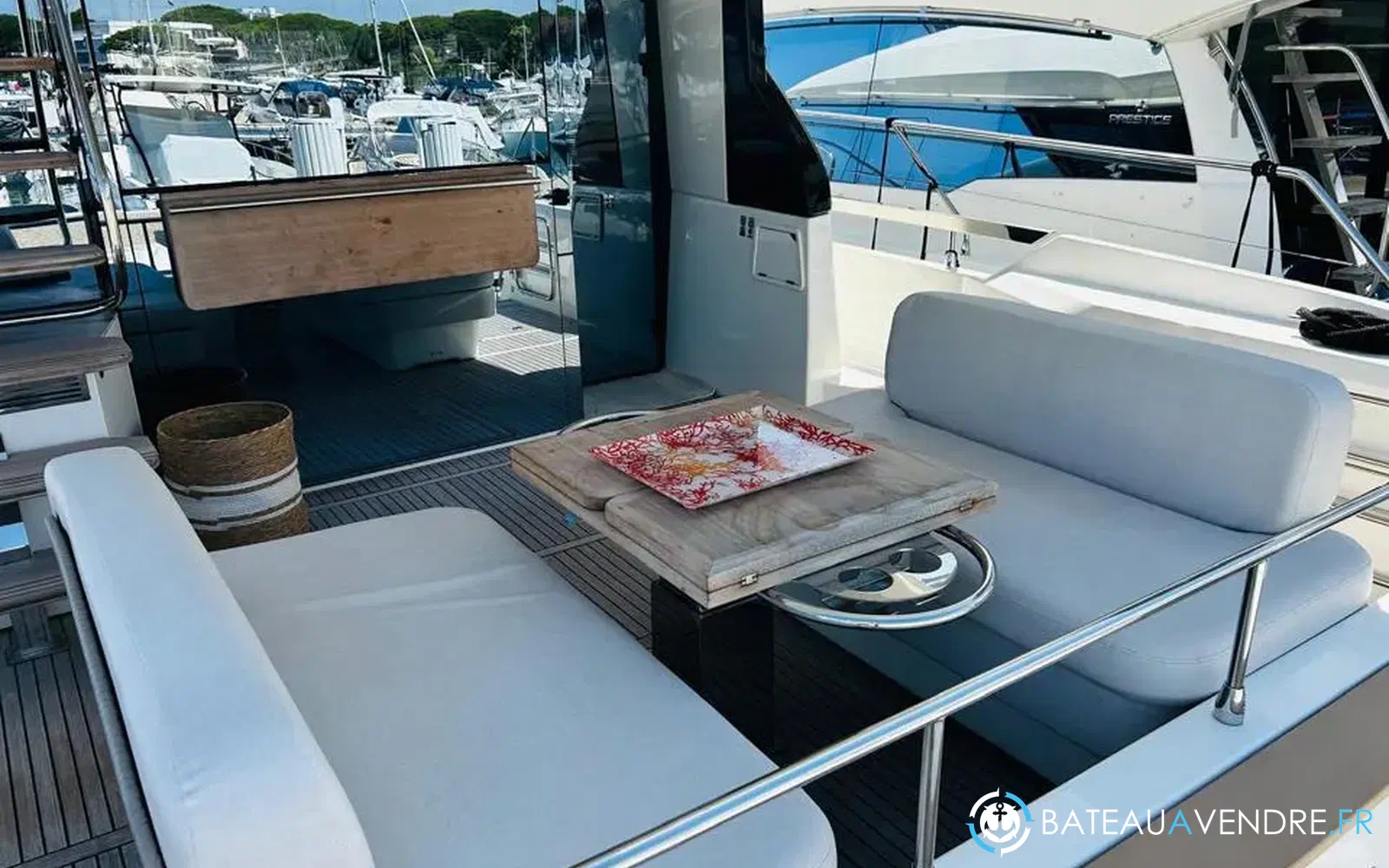 slider 11 Prestige Yachts F4.9