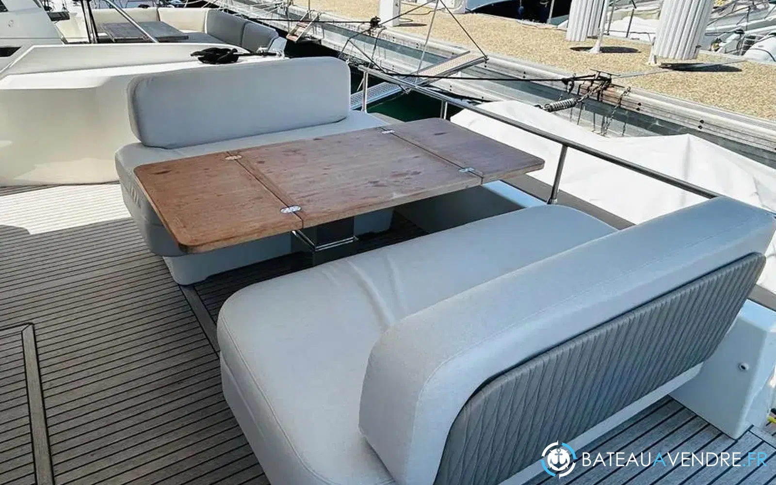 slider 32 Prestige Yachts F4.9