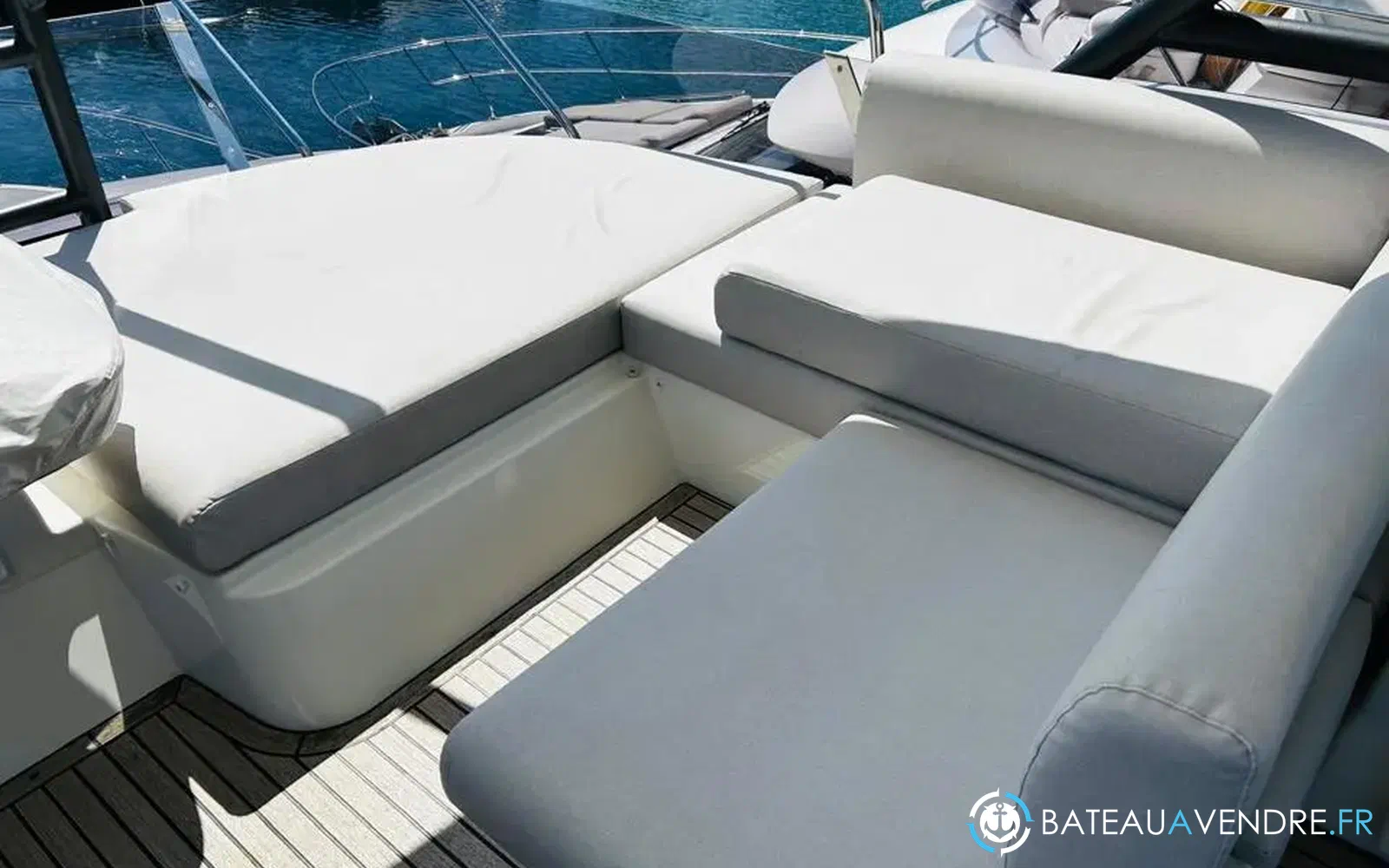 slider 6 Prestige Yachts F4.9