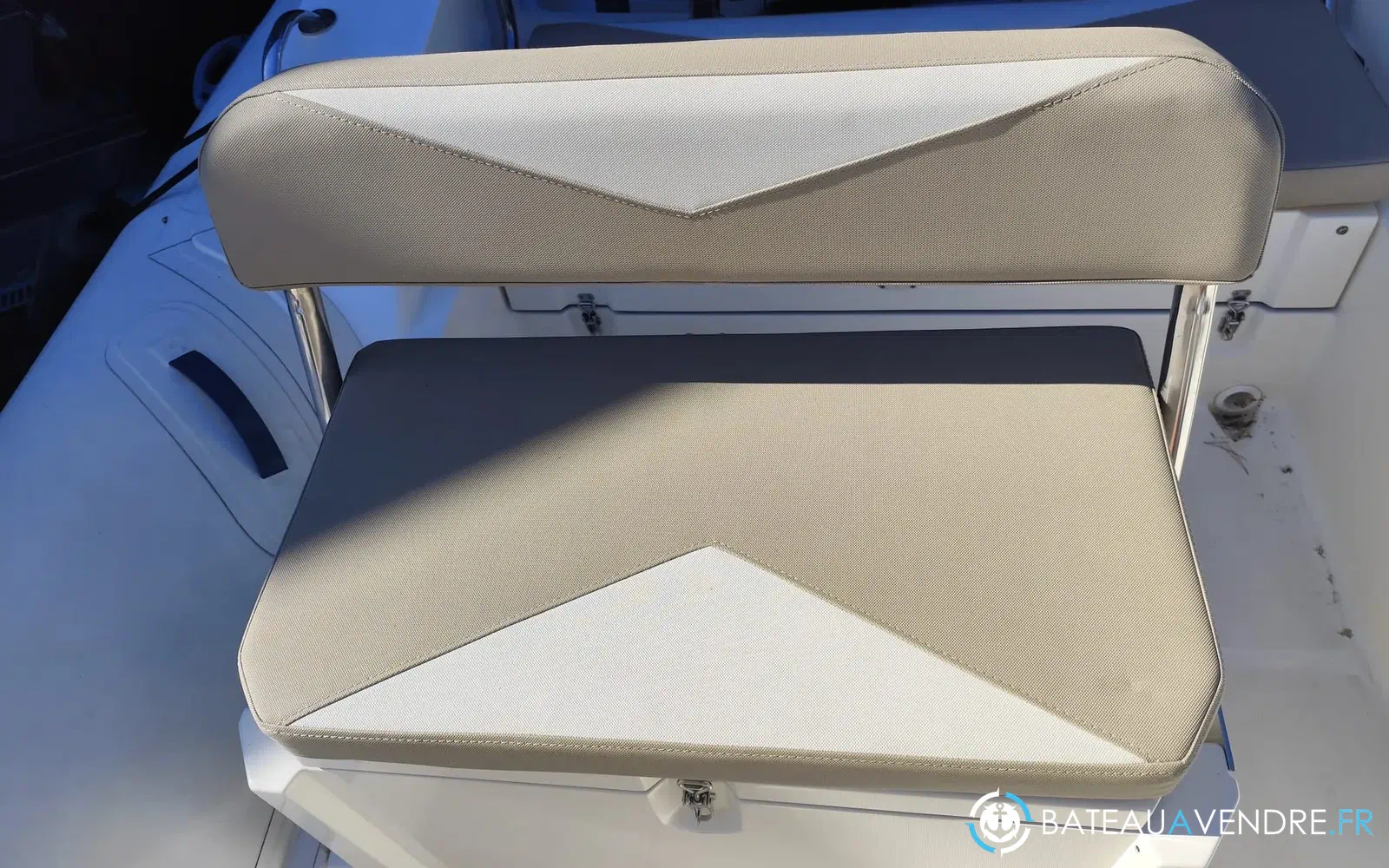 slider 23 Capelli Tempest 570
