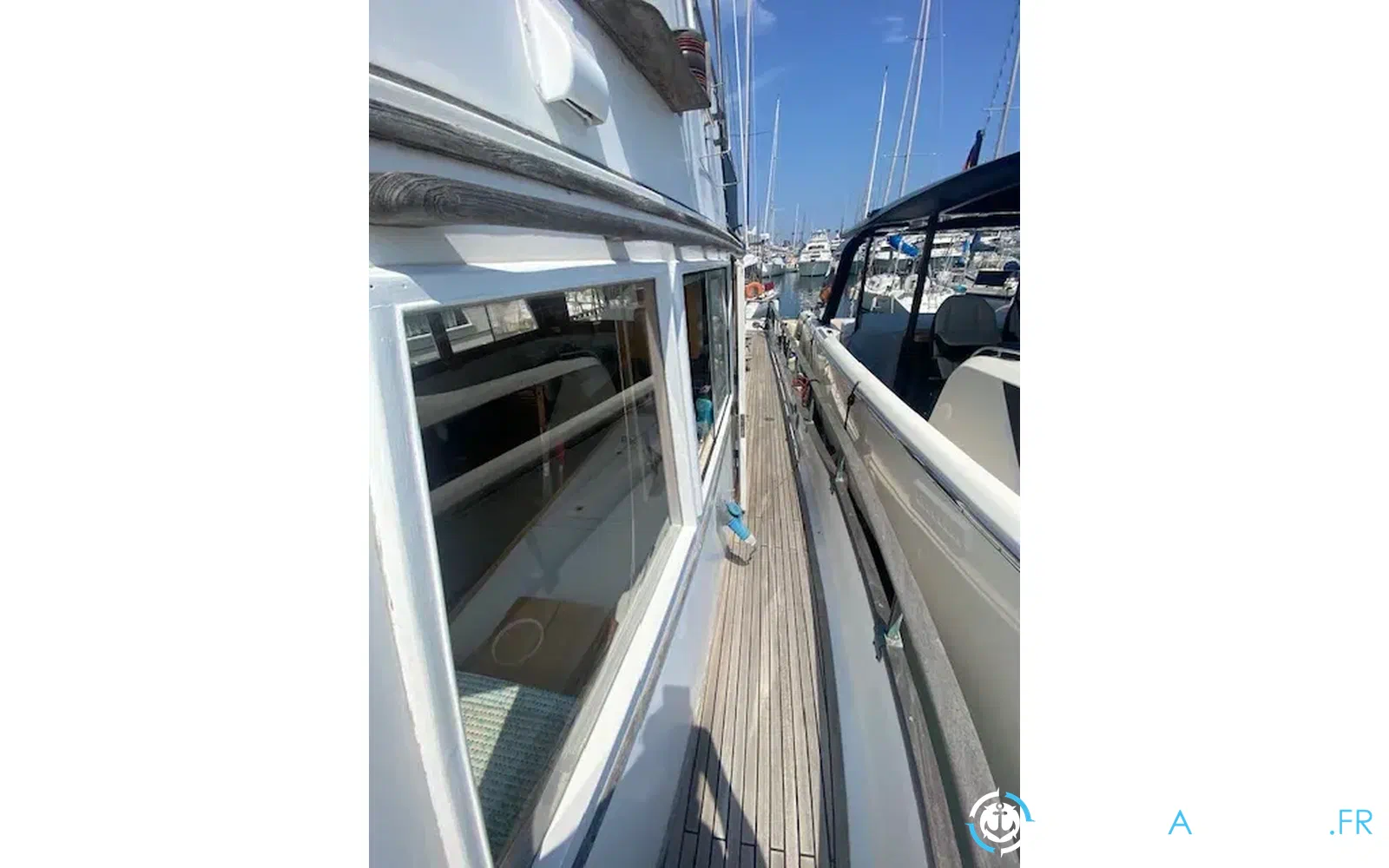 slider 10 Grand Banks 42 Classic