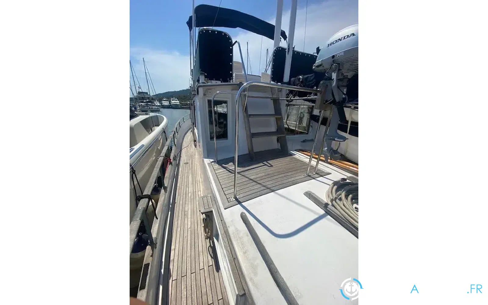 slider 12 Grand Banks 42 Classic