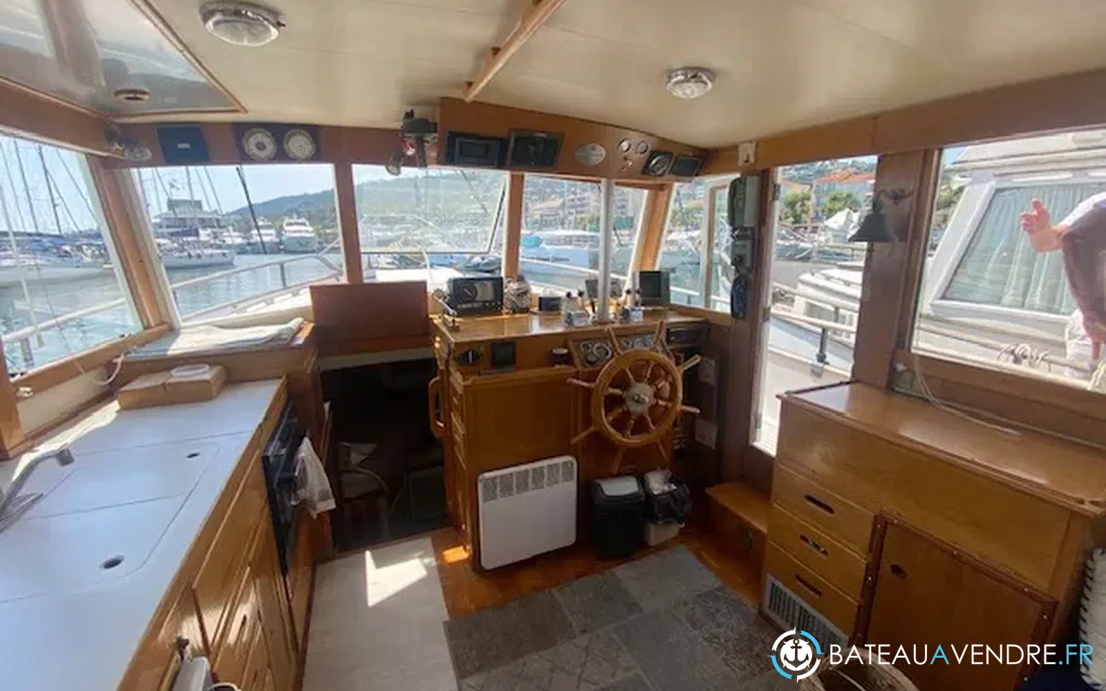 slider 20 Grand Banks 42 Classic