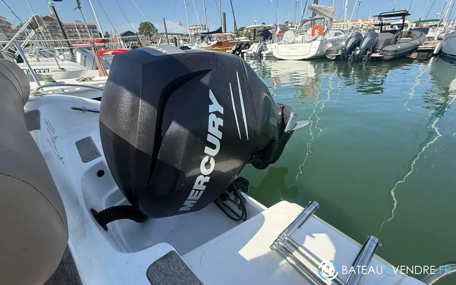 slider 14 B2 Marine Cap Ferret 652 Open