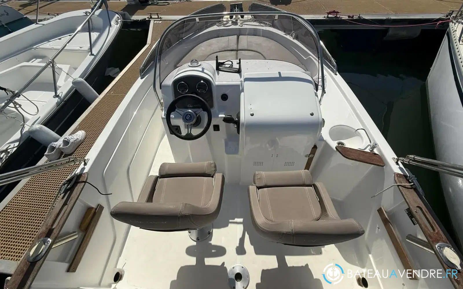 slider 3 B2 Marine Cap Ferret 652 Open