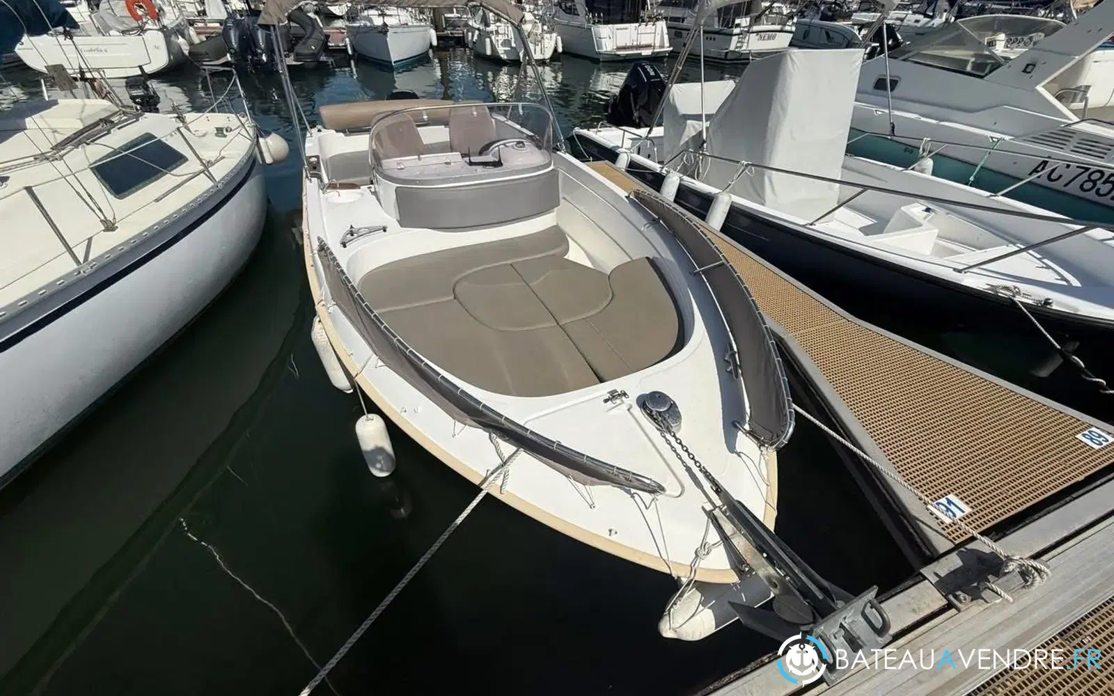 slider 4 B2 Marine Cap Ferret 652 Open