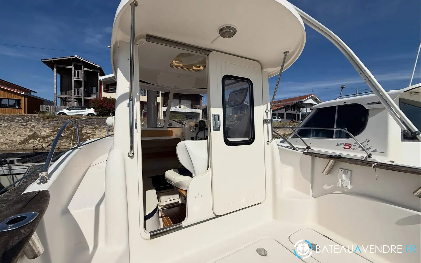 slider 6 Quicksilver Pilothouse 580