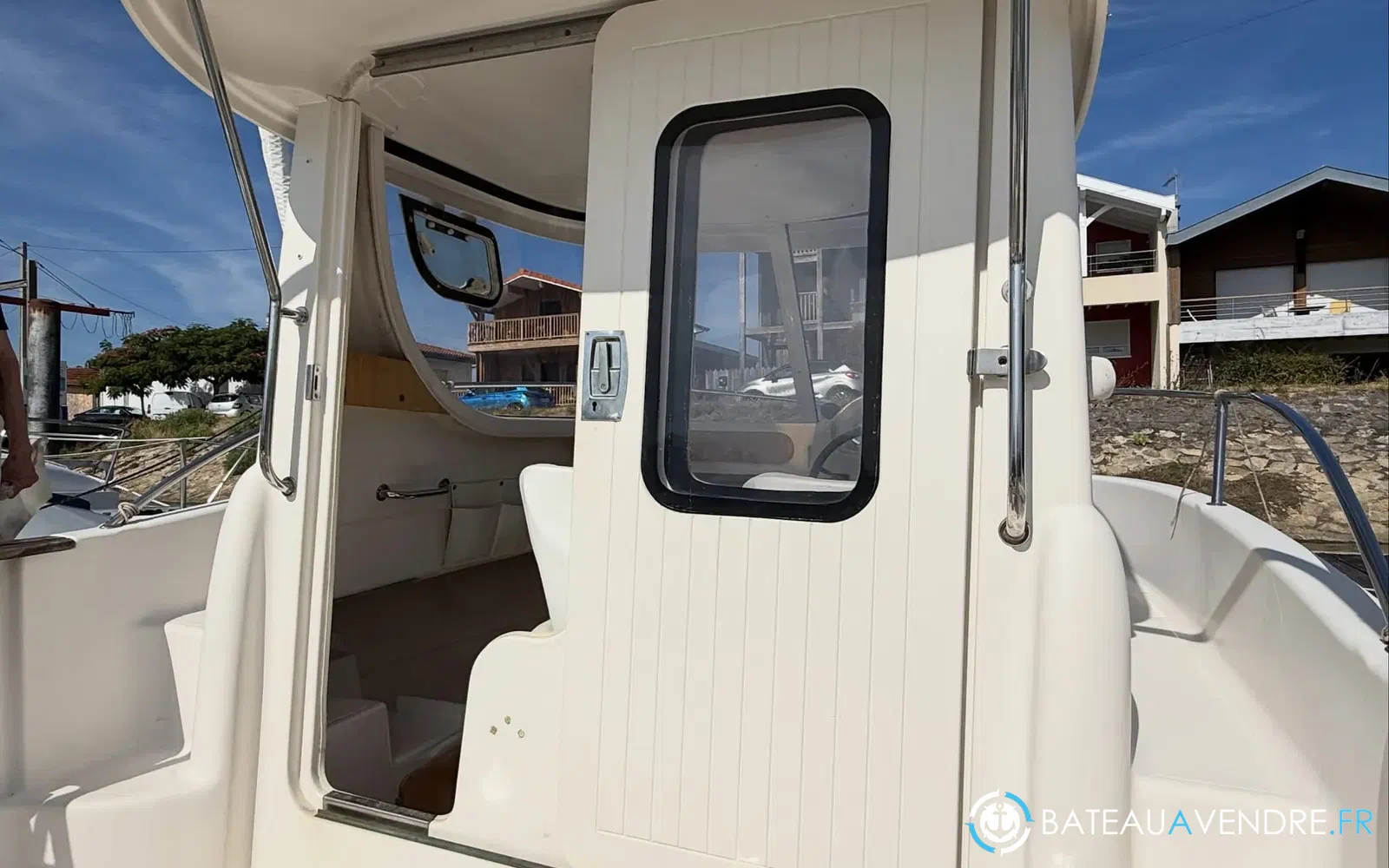 slider 7 Quicksilver Pilothouse 580