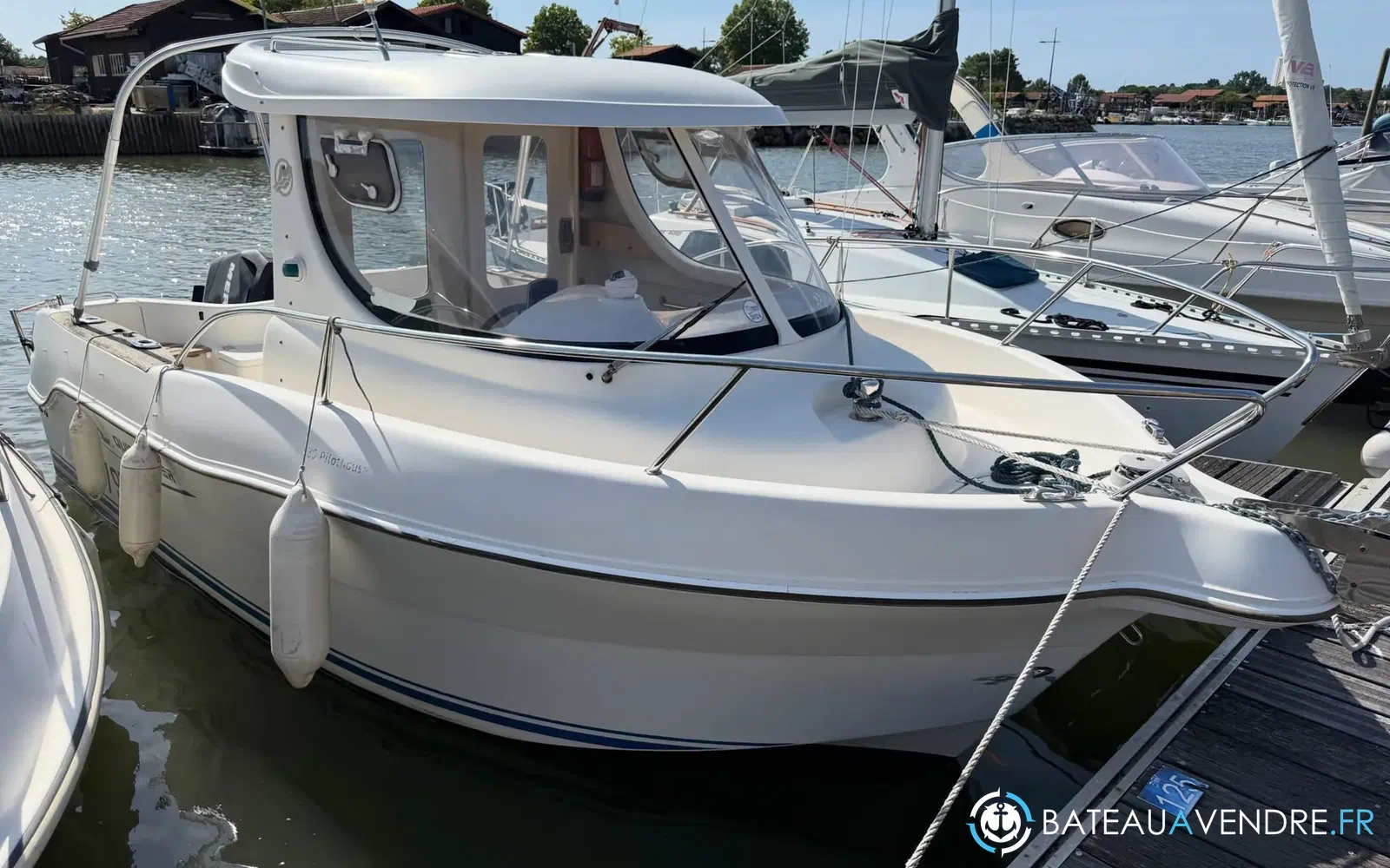 slider 0 Quicksilver Pilothouse 580