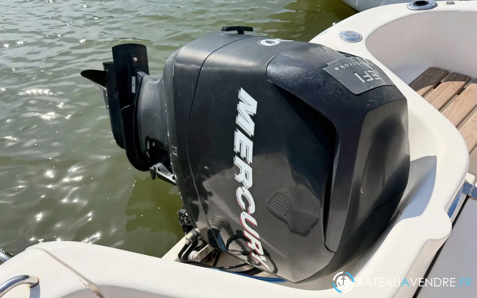slider 5 Quicksilver Pilothouse 580