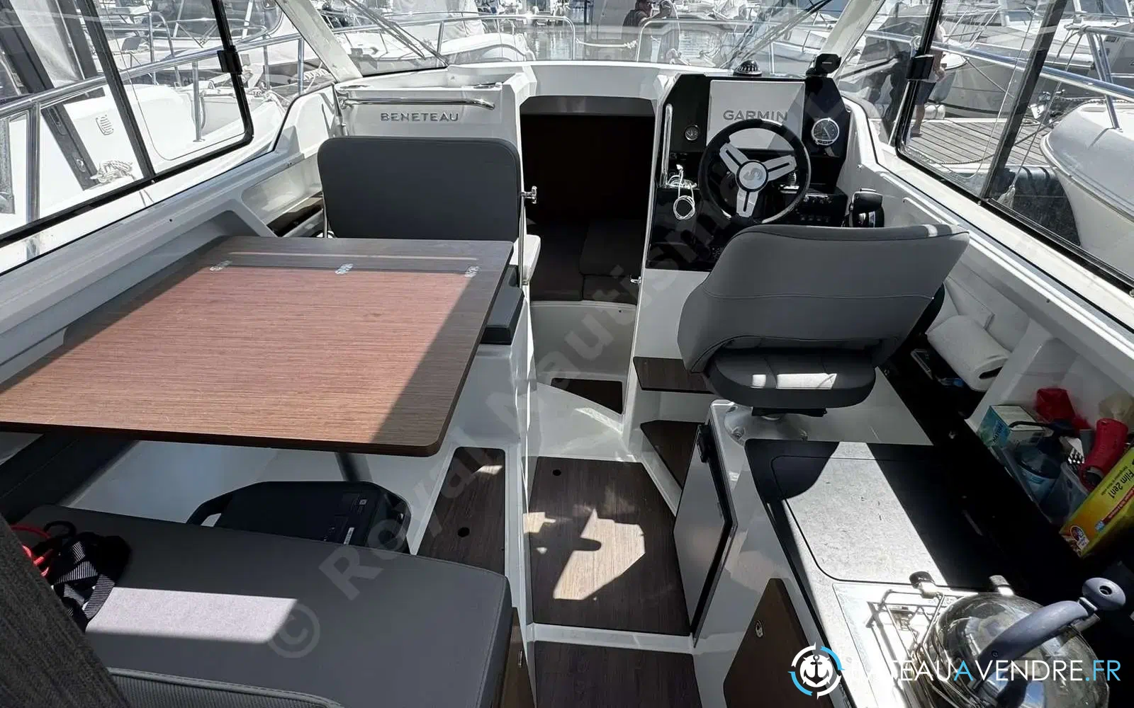 slider 11 Beneteau Antares 8 OB