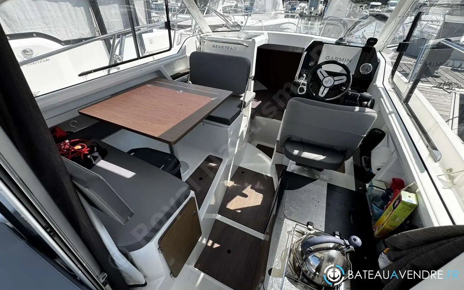 slider 12 Beneteau Antares 8 OB