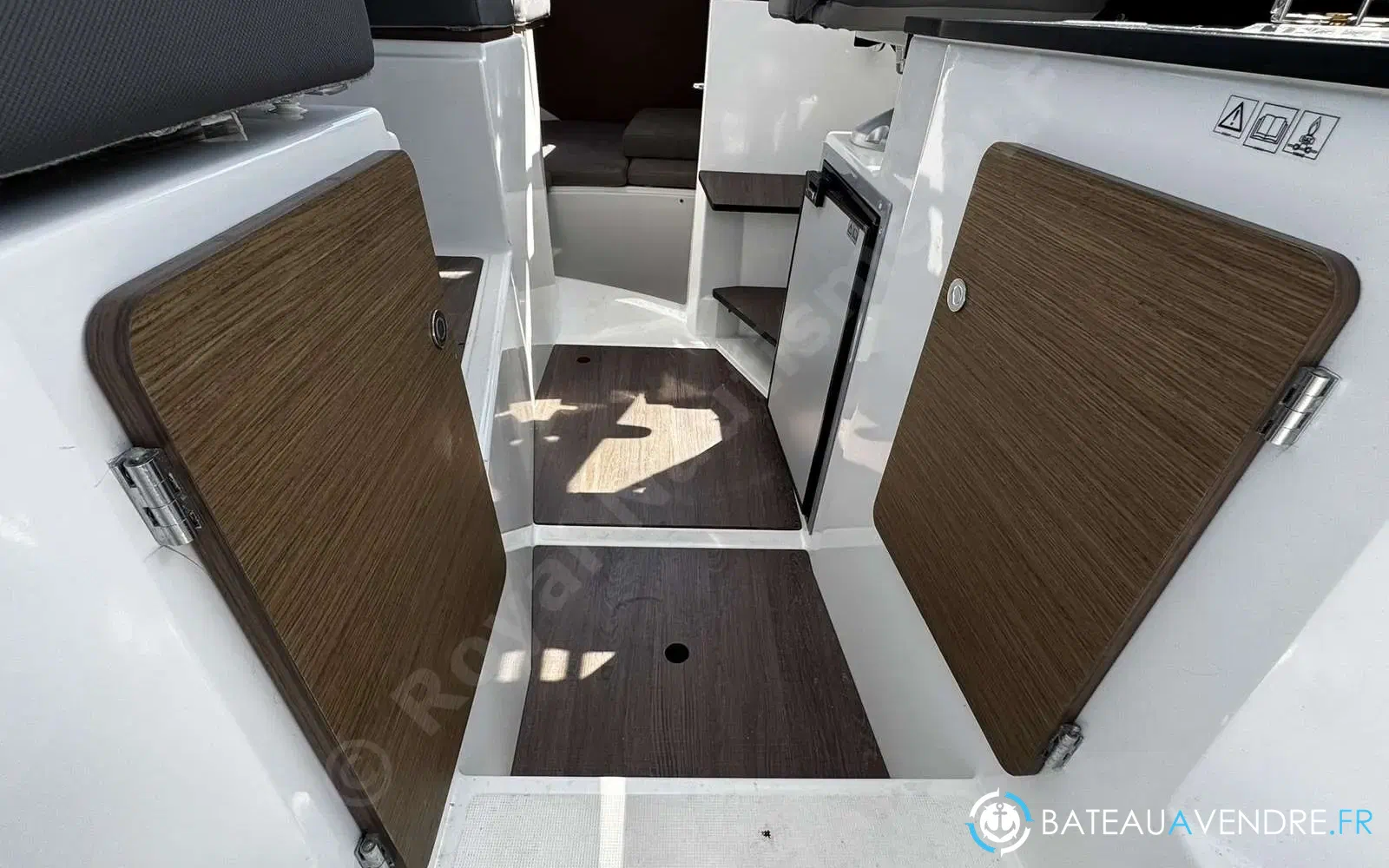 slider 14 Beneteau Antares 8 OB