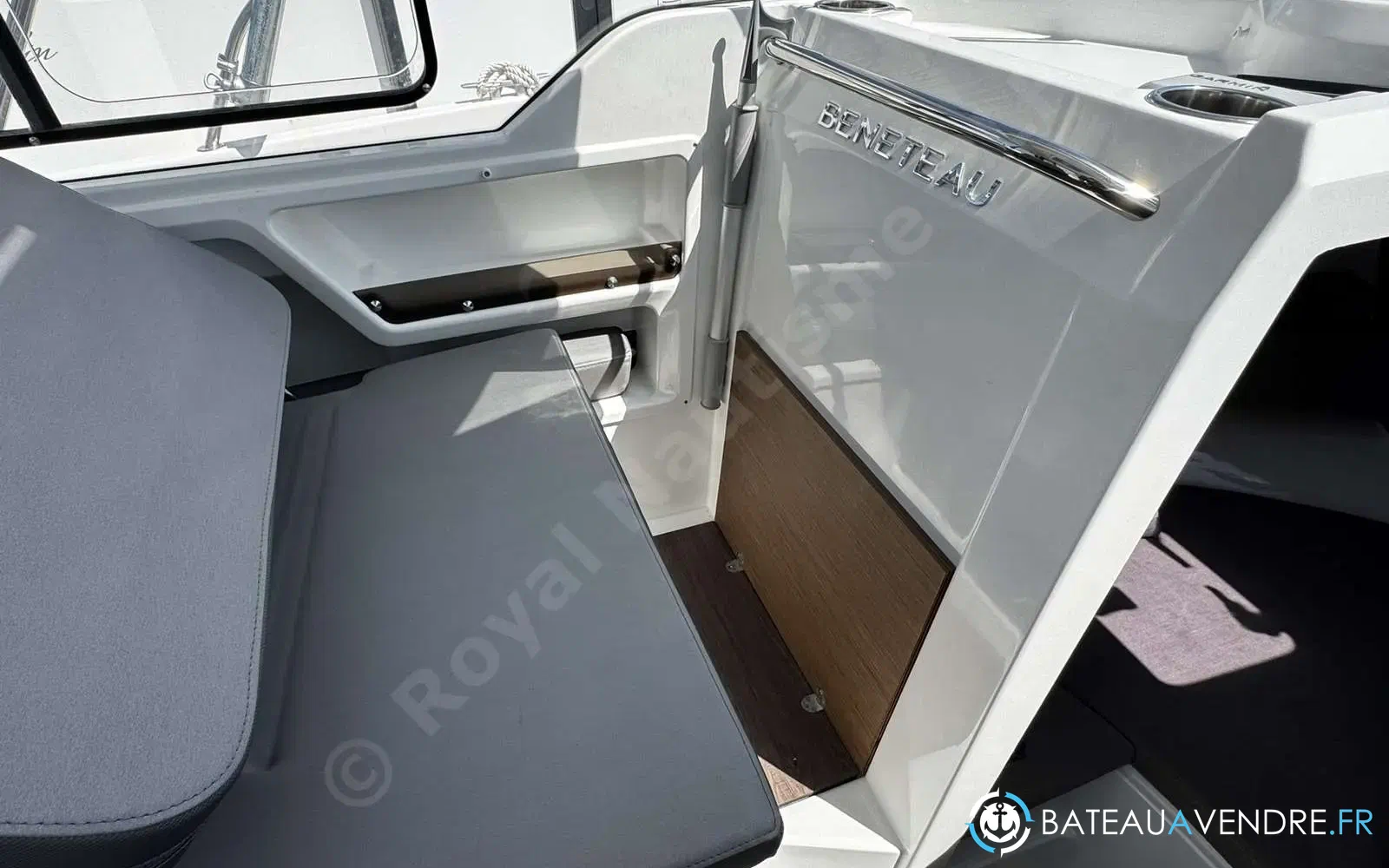 slider 17 Beneteau Antares 8 OB
