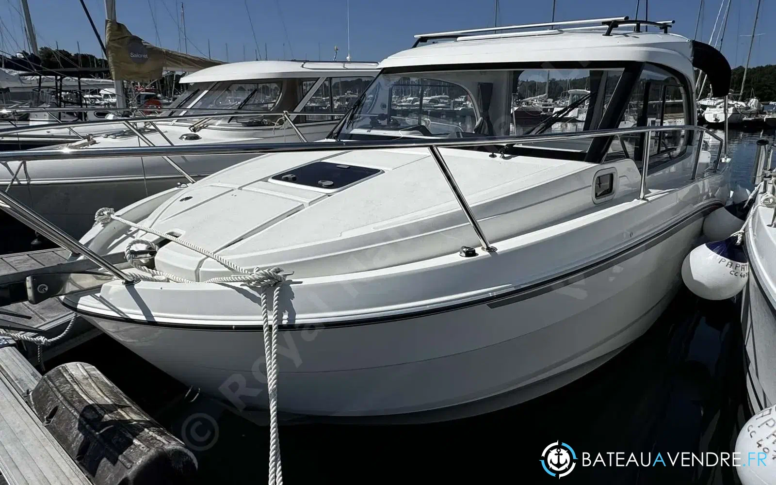 slider 1 Beneteau Antares 8 OB