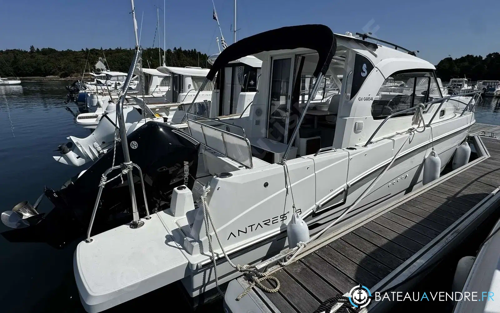 slider 2 Beneteau Antares 8 OB