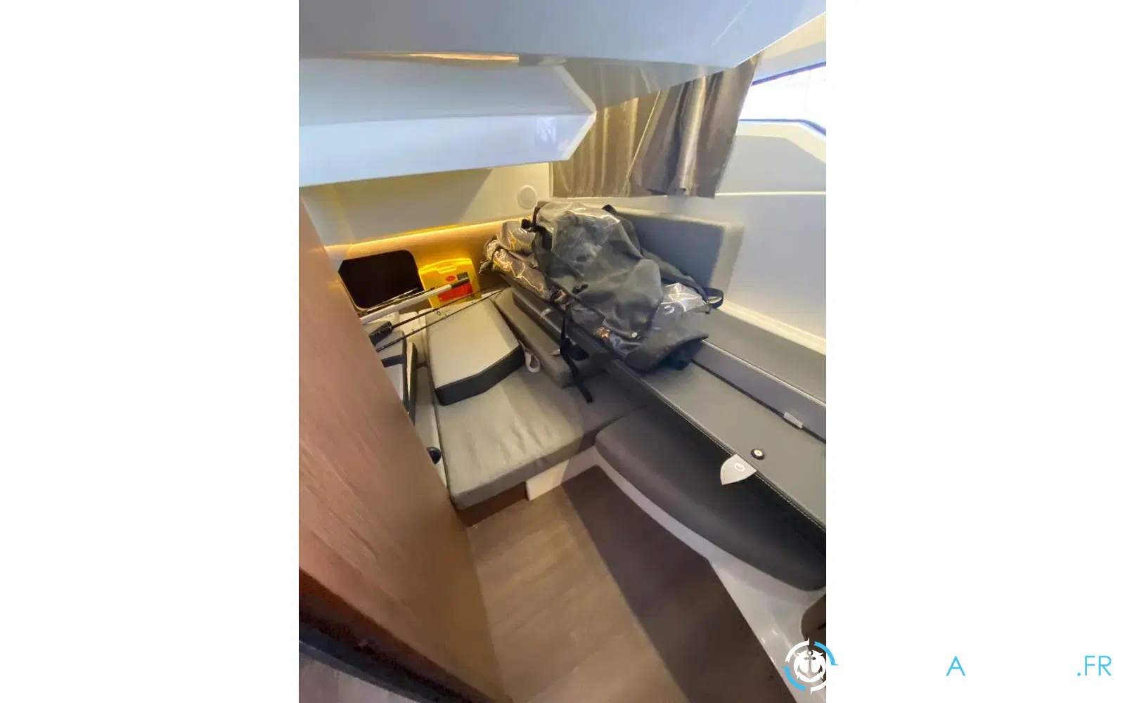 slider 10 Jeanneau Merry Fisher 895