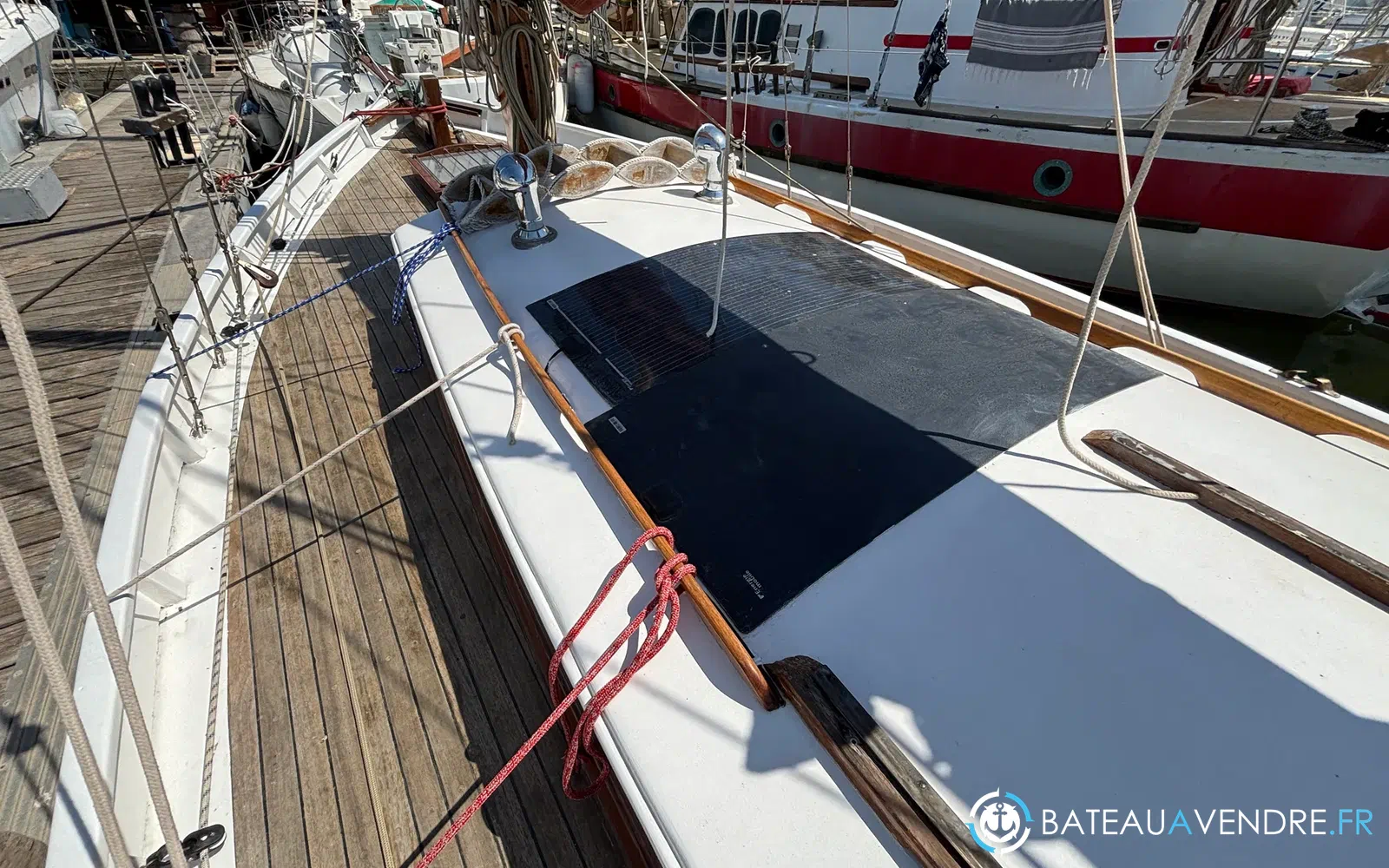 slider 10 Sirvent Tahiti Ketch