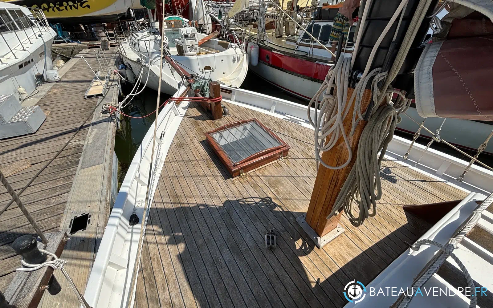 slider 12 Sirvent Tahiti Ketch