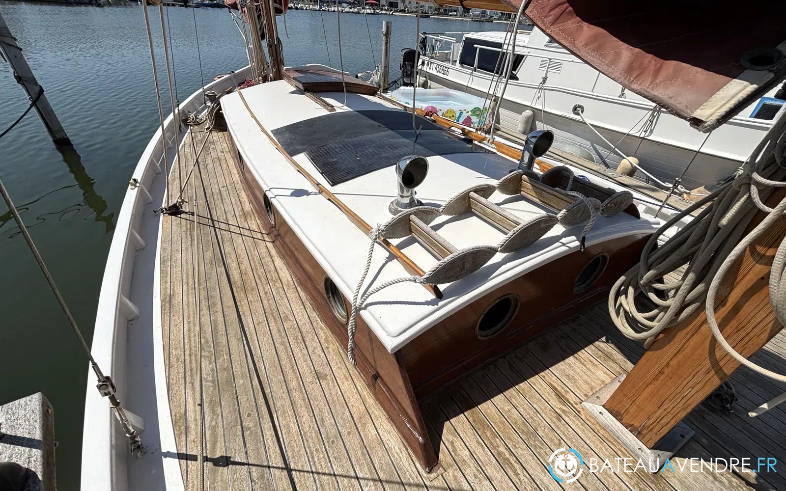 slider 13 Sirvent Tahiti Ketch